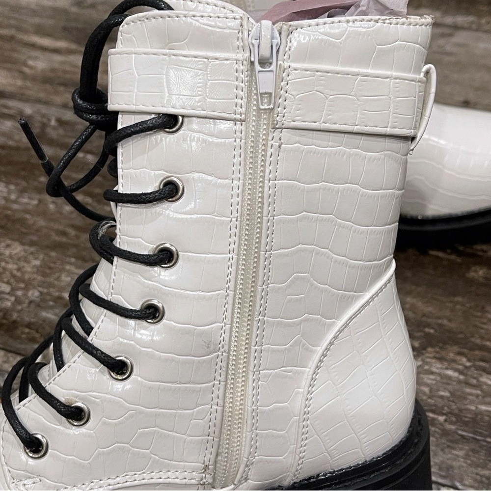 Nicole Miller Boots New‎ York Snakeskin Combat Moto City White Size 7 NEW - Picture 7 of 16